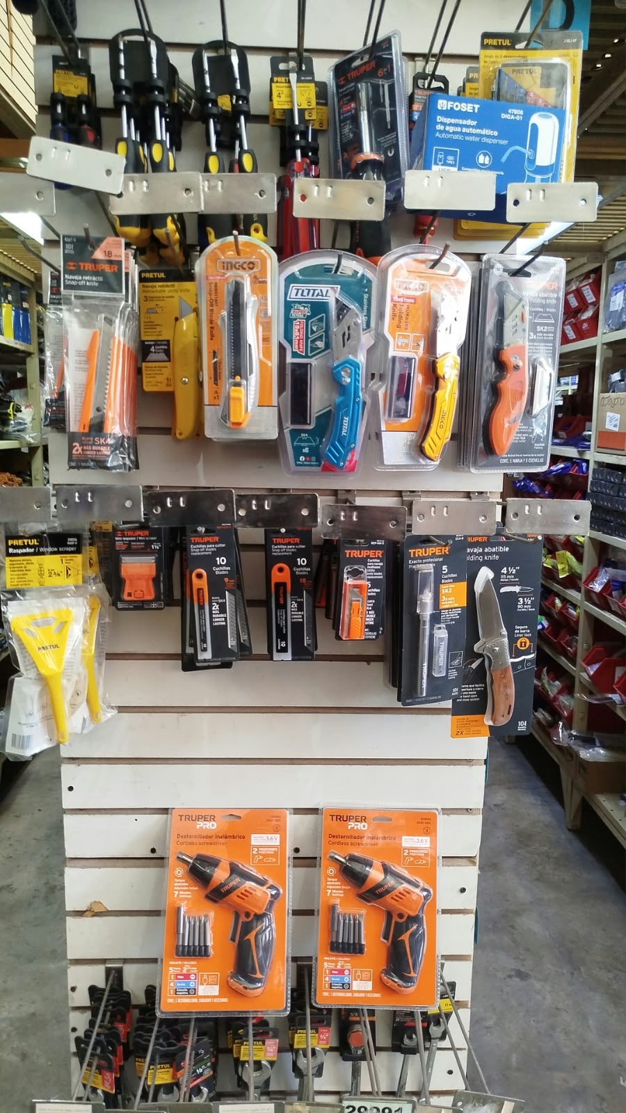 Herramientas y materiales en MULTIFERRE